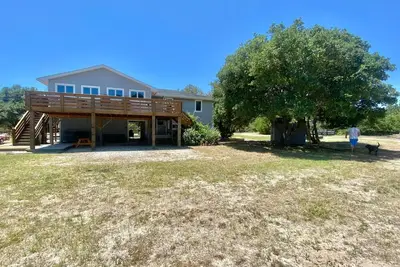 Image de The pavement ends and vacation begins!