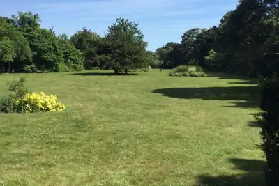 Image de Chilmark two bedroom, one bath cottage with waterfront and private beach