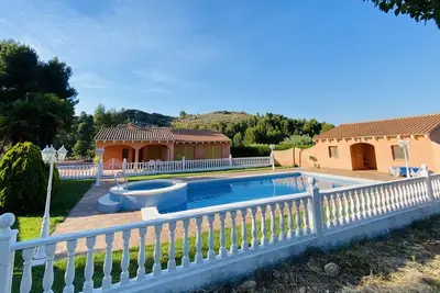 Bonito Chalet Junto al Nacimiento De la Fuente Mula