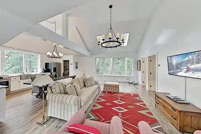 Image de Pristine Wooded Getaway/Near Sky Park