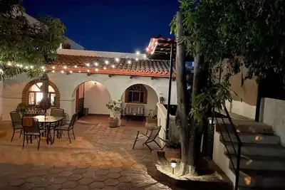 Image de Casa Sunbreak is a beautiful, private hacienda, w/pool, in the center of town