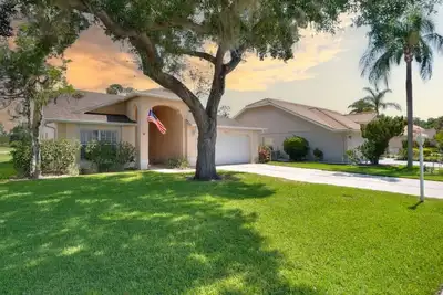 Image de Exquisite 3 bedroom & Heated Pool - Tara Golf Club