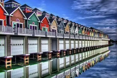 Image de Villa & Boathouse on quiet bay with marina acess- short walk or bike to Alex Bay