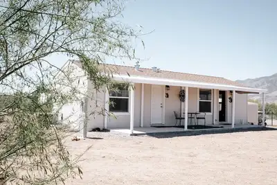 Image de Cozy, quiet getaway in the high desert, 10 miles to Roosevelt Lake