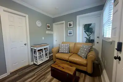 Image de Lovely and Cozy 1 Bedroom Apartment in Bay Shore