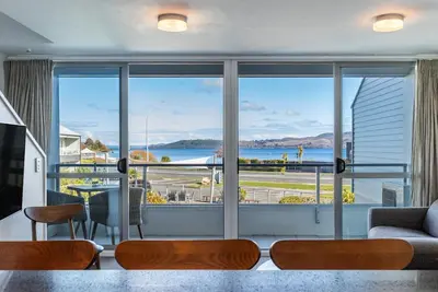 Image de Modern two bedroom apartment, great location