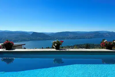 Image de Naramata Dreaming: Deluxe Pool Suite Near Wineries & Outdoor Fun