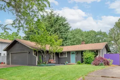 Image de New Listing! Close to Autzen, downtown, U of O! Great for families, pet friendly