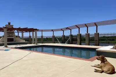 Image de Spacious with Spectacular Views near Fort Sill, Medicine Park, Lawton and Elgin!