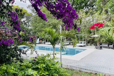 Image de Cozy and comfy private Villa w/hot tub, King + Queen Beds & Resort amenities