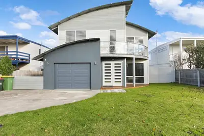 Image de Shore Thing | Spacious Retreat for 15 Guests