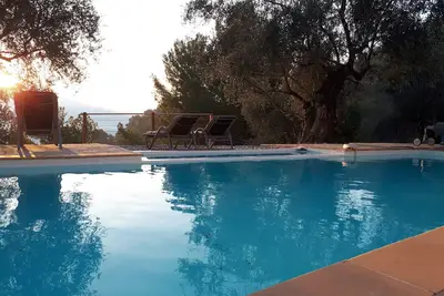 Villa de plain pieds, à la campagne, au calme