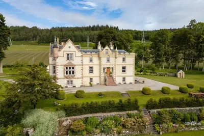 Image de Ross-shire Hall - Sept Chambres Villa, Couchages 14