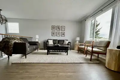 Image de Mountain Style 4-bedroom Home near Jasper Np gate