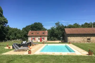 Image de Rouge Cottage - Deux Chambres Villa, Couchages 5