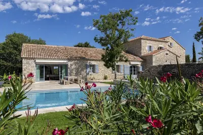 Image de Maison Malbec - Six Chambres Villa, Couchages 12