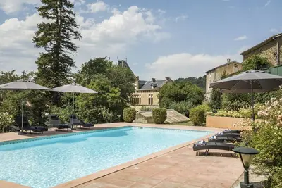 Image de Chateau Chemin Vert - Six Chambres, Couchages 16