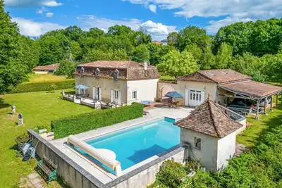 Image de Maison De La Dronne - Quatre Chambres Villa, Couchages 8