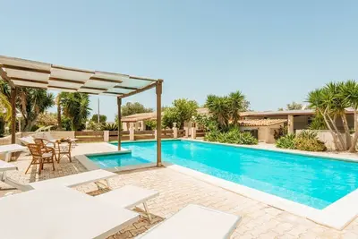 Image de Villa Camerina - Six Chambres Villa, Couchages 10