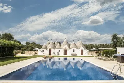 Image de Villa Trullo - Quatre Chambres Villa, Couchages 8