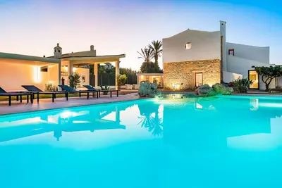 Image de Gia Costa - Huit Chambres Villa, Couchages 16