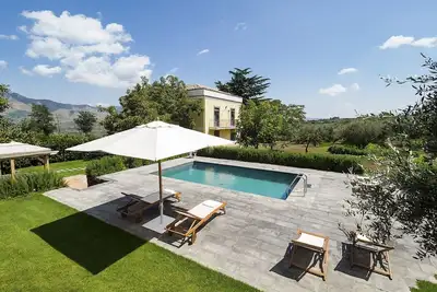 Image de Marsalese Nocelle - Cinq Chambres Villa, Couchages 10