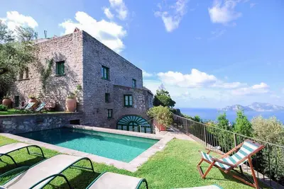 Image de La Rocchetta - Cinq Chambres Villa, Couchages 11