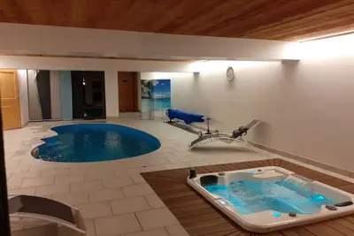 Image de Appartement rez de chaussée du chalet Cres avec piscine - jacuzzi