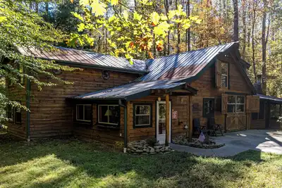 Image de The Bunk House: Secluded Cabin is Just Minutes from Downtown Gatlinburg