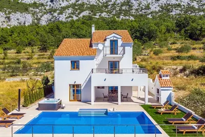 Image de Villa Nedy - Quatre Chambres Villa, Couchages 8