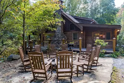Image de Down The Creek: Lovely Gatlinburg Cabin for Family Vacations and Large Groups.