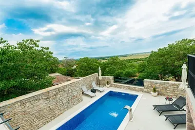 Image de Villa Didot - Cinq Chambres Villa, Couchages 10