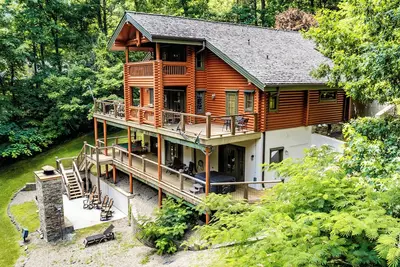 Image de Ogle Lodge: Stunning Lodge with Spectacular Mountain and River Views