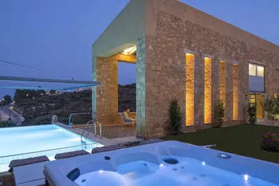 Image de Villa Ulysses - Trois Chambres Villa, Couchages 6