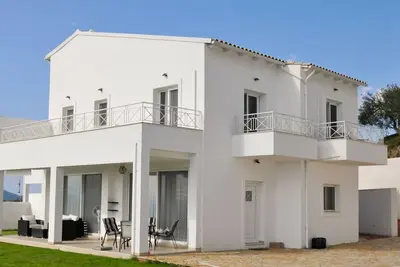 Image de Villa Pleiades - Trois Chambres Villa, Couchages 8