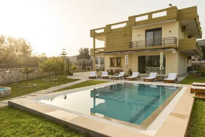 Image de Villa Chorio - Quatre Chambres Villa, Couchages 8