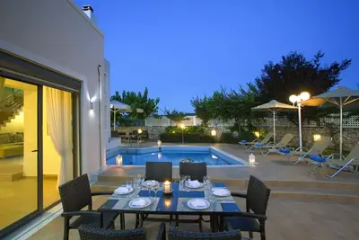 Skouloufia Villas 1 - Trois Chambres Villa, Couchages 8