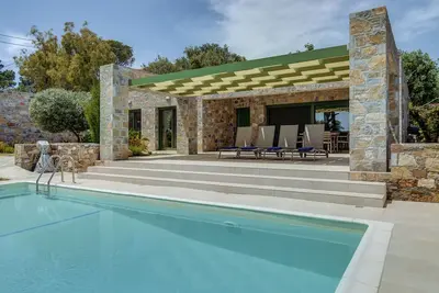 Image de Villa Aryballos - Trois Chambres Villa, Couchages 6