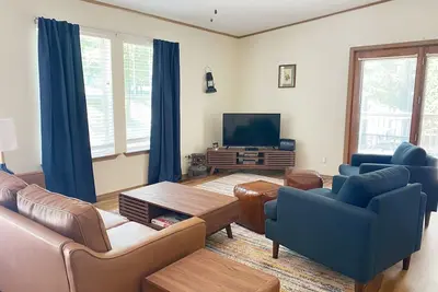 Image de Home with lake views plus resort amenities and swimming pool