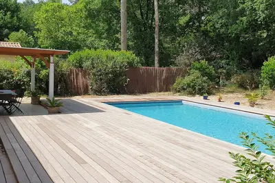 Image de Villa avec grande piscine au calme