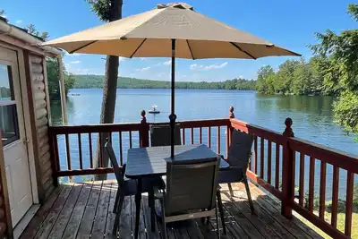 Image de Cozy Maine Lakefront Cabin near Colby College