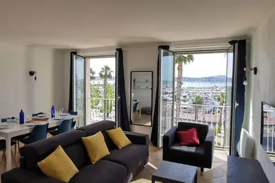 Image de Appt face au port, vue mer, rénové 2022 65m2