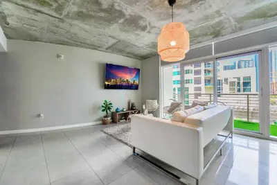 Modern Condo in Midtown Miami