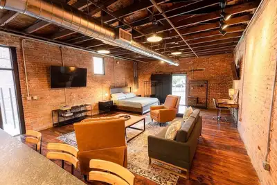 Image de Newly renovated studio apartment in downtown Ruston, La!