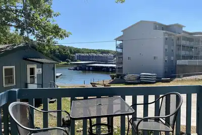 Image de Enjoy the Quiet Side of the Lake With Resort Amenities + Pool. Pet friendly!