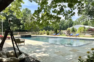 Image de Iconic Forest Retreat with Pool & Hot Tub in the Delaware River Valley