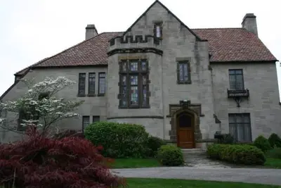 Image de Spend an evening in a Castle and enjoy a meal fit for royalty.