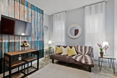 Image de Renovated 2br w/ Amenities