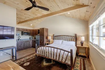 Image de Studio Suite #2 at The Lodge | Minutes from Sunapee Harbor & Mount Sunapee