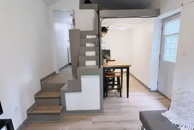 Image de Walk or bike to SoBro's best restaurants, breweries and shops!